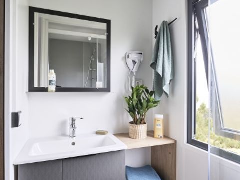 MOBILHOME 4 personnes - Premium 2 chambres 32m² - 2 salles de bain + TV