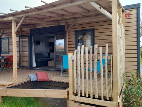 MOBILHOME 4 personnes - Premium 2 chambres 32m² - 2 salles de bain + TV