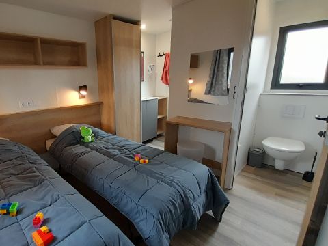 Mobilhome 4 personnes - Mobil-home Premium 2 chambres 32m² - 2 salles de bain + TV 4 pers + CLIM