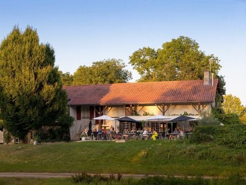 Camping Aux Rives du Soleil - Camping Ain - Image N°0