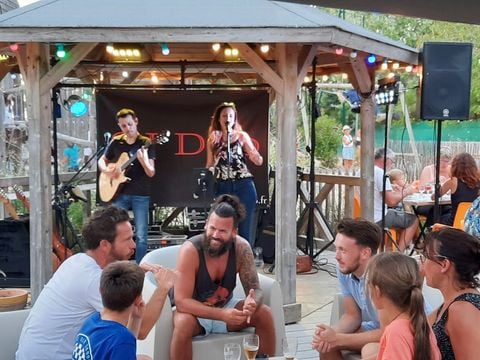 Flower Camping Le Petit Paris - Camping Vandea