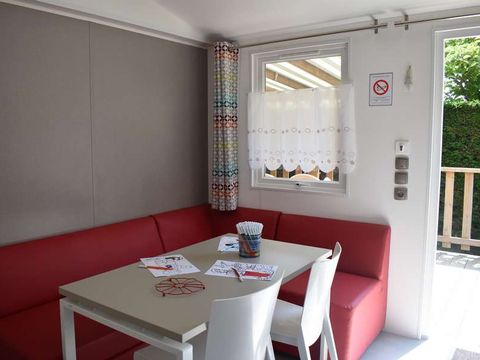 MOBILHOME 4 personnes - Cottage Confort 28m² (2 chambres) + terrasse couverte + TV + Draps
