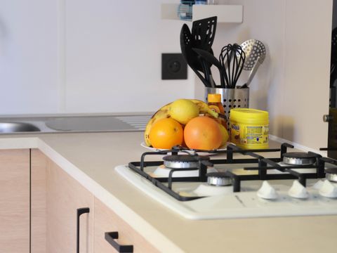 MOBILHOME 4 personnes - Cottage Confort 28m² (2 chambres) + terrasse couverte + TV + Draps