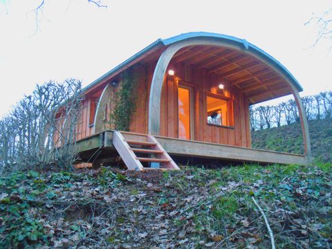 CHALET 4 personnes - Eco-cabane en bois, avec sanitaires
