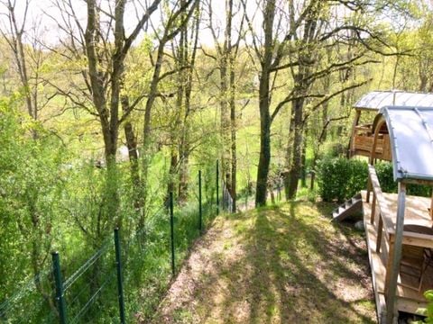 CHALET 2 personnes - Eco-cabane en bois, avec sanitaires (possible de venir à 4 personnes avec supplément au camping)