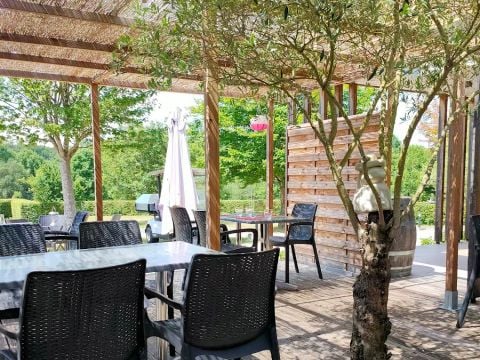 Flower Camping Le Val Vert en Berry - Camping Indre - Image N°9