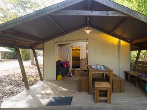 Tente en toile et en bois 5 personnes - TENTE VENDEENNE (Sans sanitaires) (EDEN)