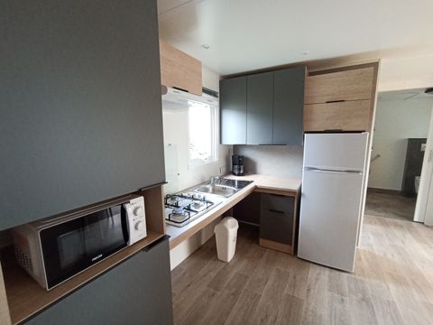 Mobilhome 5 personnes - Hélios - PMR - 2 chambres - 32m² avec terrasse semi-couverte