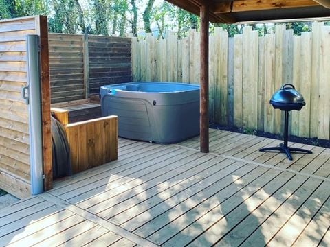 Tente en toile et en bois 5 personnes - Lodge Cotton Premium - 2 chambres + Spa privatif