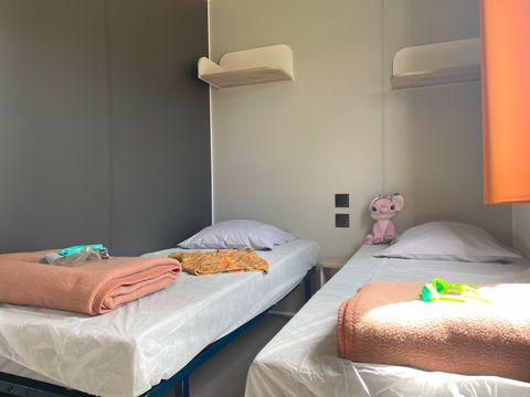 MOBILHOME 6 personnes - Ophéa - 2 chambres et terrasse semi-couverte
