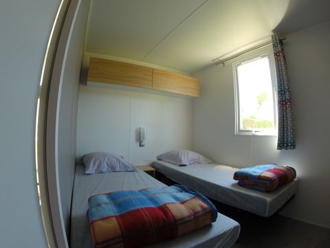 MOBILHOME 6 personnes - Ophéa - 2 chambres et terrasse semi-couverte