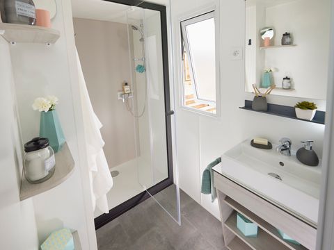 MOBILHOME 6 personnes - Mobil-home Premium 35m² - 3 chambres - Vue lac - terrasse couverte - TV - climatiseur