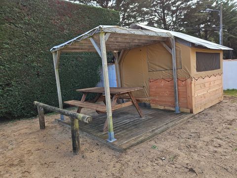 TENTE 2 personnes - Tente baroudeur rando cyclo (sans cuisine, sans sanitaires)