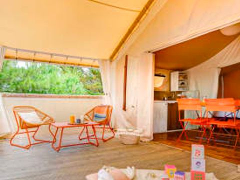 Tente en toile et en bois 4 personnes - Lodge 4p 2ch ***