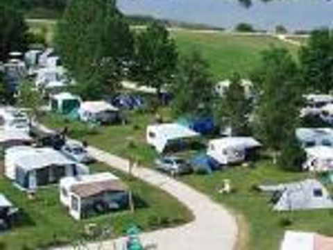 Camping Les Bords Du Doubs - Camping Jura