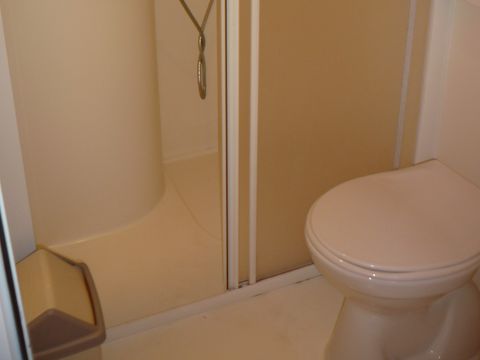 BUNGALOW TOILÉ 5 personnes - Tente Canada Premium (eau, wc lavabo, pas de douche)
