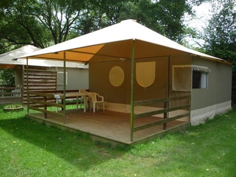 BUNGALOW TOILÉ 5 personnes - Tente Canada Premium (eau, wc lavabo, pas de douche)