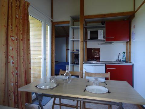 CHALET 4 personnes - NEW CHALET 17m² TV (1 chambre) 2 adultes 2 enfants -12ans 4 pers