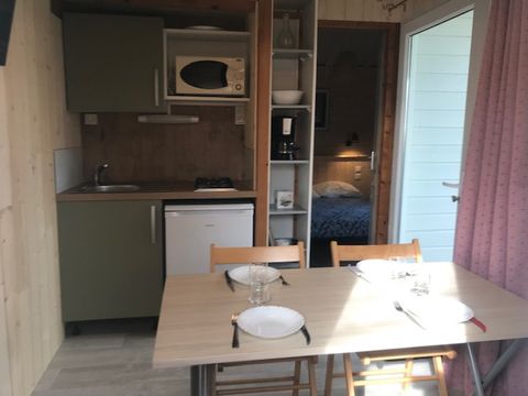 CHALET 4 personnes - NEW CHALET 17m² TV (1 chambre) 2 adultes 2 enfants -12ans 4 pers
