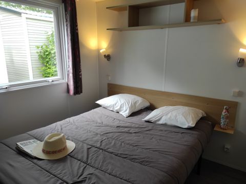 MOBILHOME 4 personnes - LOCATION MOBILHOME TI 26m² avec terrasse semi-couverte (2 chambres) 4 pers. CONFORT 4 pers