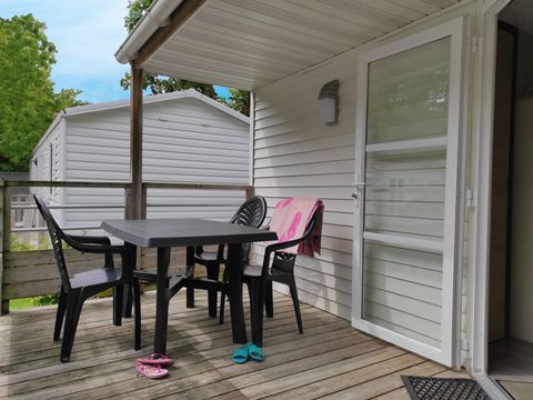 MOBILHOME 4 personnes - LOCATION MOBILHOME TI 26m² avec terrasse semi-couverte (2 chambres) 4 pers. CONFORT 4 pers