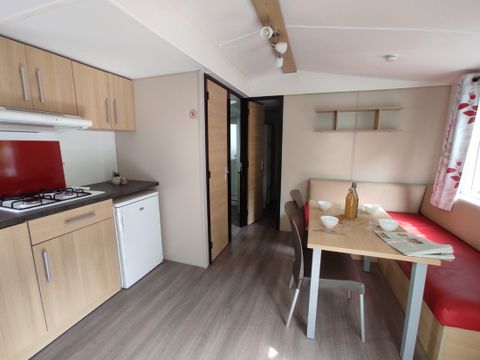 MOBILHOME 4 personnes - LOCATION MOBILHOME TI 26m² avec terrasse semi-couverte (2 chambres) 4 pers. CONFORT 4 pers