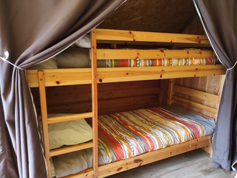 TENTE 7 personnes - LOCATION TENTE LODGE 24m² (3 chambres + mezzanine) 7 pers
