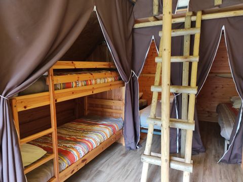 TENTE 7 personnes - LOCATION TENTE LODGE 24m² (3 chambres + mezzanine) 7 pers