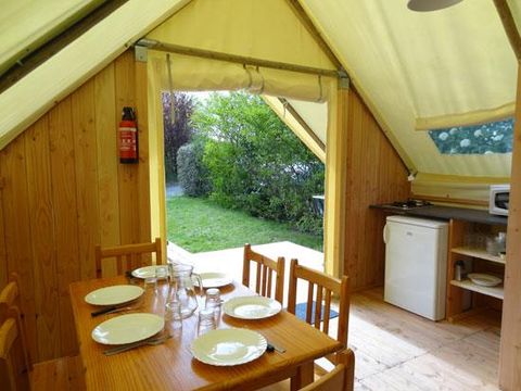TENTE 7 personnes - LOCATION TENTE LODGE 24m² (3 chambres + mezzanine) 7 pers