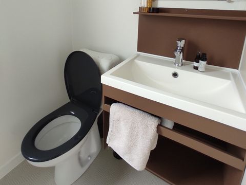 MOBILHOME 8 personnes - LOCATION MOBILHOME 40M² (3 chambres - 2 SDB) PREMIUM TV CLIMATISATION LAVE VAISSELLE 6/8 pers