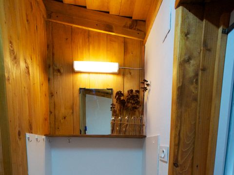 CHALET 4 personnes - Chalet Noisetier - 1 chambre - personnes supplémentaires possible en supplément, contacter le camping