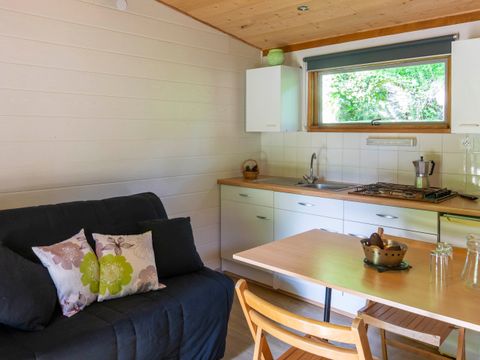 CHALET 4 personnes - Chalet Noisetier - 1 chambre - personnes supplémentaires possible en supplément, contacter le camping