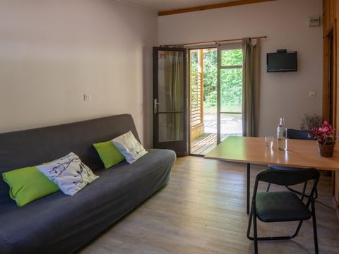 CHALET 4 personnes - NOISETIER - personnes supplémentaires possible en supplément, contacter le camping