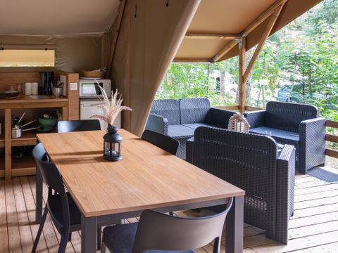 Tente en toile et en bois 4 personnes - WOOD LODGE - personnes supplémentaires possible en supplément, contacter le camping