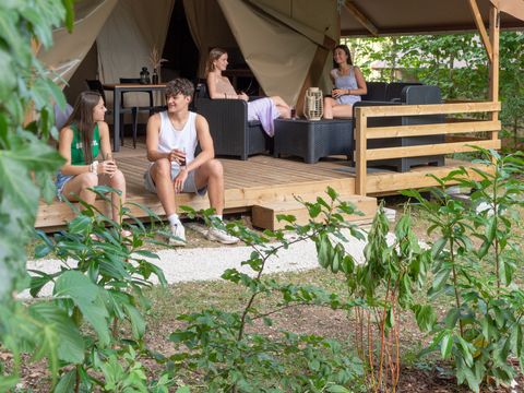 Tente en toile et en bois 4 personnes - WOOD LODGE - personnes supplémentaires possible en supplément, contacter le camping
