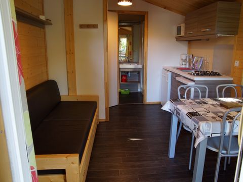 CHALET 4 personnes - Chalet Bouleau - 2 chambres - personnes supplémentaires possible en supplément, contacter le camping
