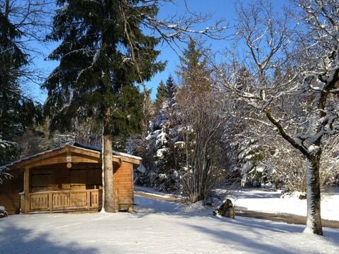 CHALET 4 personnes - Chalet Sapin - 2 chambres - personnes supplémentaires possible en supplément, contacter le camping