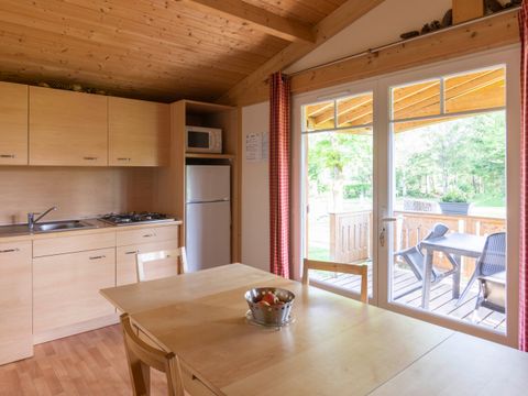 CHALET 4 personnes - Chalet Sapin - 2 chambres - personnes supplémentaires possible en supplément, contacter le camping