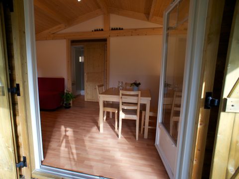 CHALET 4 personnes - Chalet Sapin - 2 chambres - personnes supplémentaires possible en supplément, contacter le camping