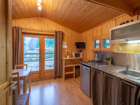 CHALET 4 personnes - Chalet Epicéa - 2 chambres - personnes supplémentaires possible en supplément, contacter le camping