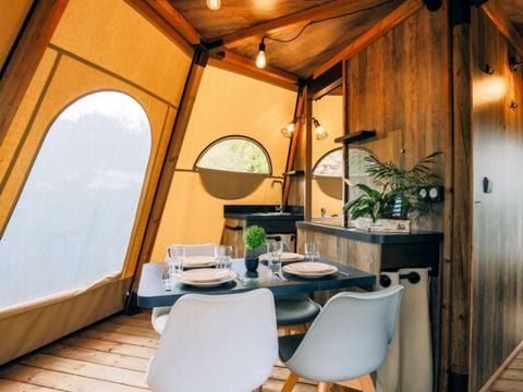 HÉBERGEMENT INSOLITE 4 personnes - TIPI 4 PERS- 2 chambres