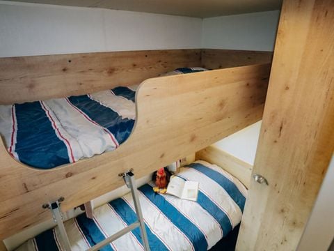 HÉBERGEMENT INSOLITE 4 personnes - ROULOTTE - 2 CHAMBRES - 2/4 PERSONNES