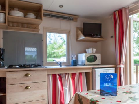 HÉBERGEMENT INSOLITE 4 personnes - ROULOTTE - 2 CHAMBRES - 2/4 PERSONNES