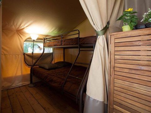 HÉBERGEMENT INSOLITE 5 personnes - Lodge Kenya - 2 chambres - Sans sanitaires