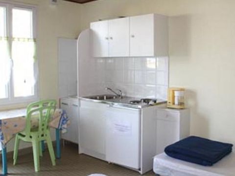 STUDIO 3 personnes - Mimosa (sans sanitaires)