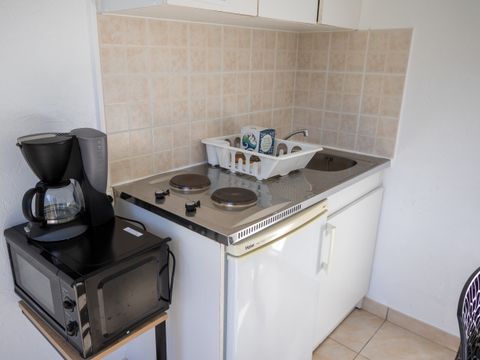 STUDIO 2 personnes - Studio Mimosa - 10 m² sans sanitaires arrivées du mercredi