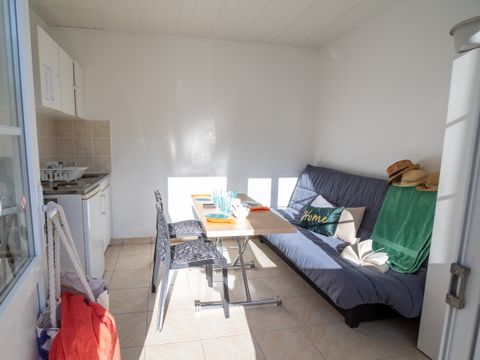 STUDIO 2 personnes - Studio Mimosa - 10 m² sans sanitaires arrivées du mercredi