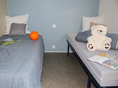 MOBILHOME 4 personnes - Supérieur - 2 chambres + 2 salles de bain