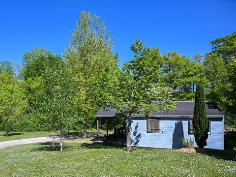 CHALET 4 personnes -  Chalet 24m² (2 chambres) avec terrasse couverte 4 pers