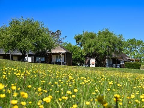 CHALET 7 personnes - Chalet 35m² (2 chambres) terrasse couverte - Le Parc des Coteaux 800m du camping 5/7 pers